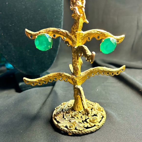 Vintage Jewelry - Vintage Gold and Green gorgeous pierced post button Earrings.